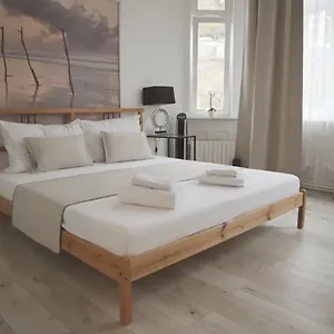 https://three-rings-apartments.marianskelaznehotels.net